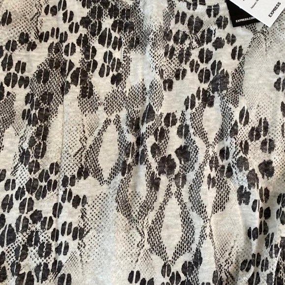 NWT Express Linen Animal Print Scoop Tee - Picture 2 of 3
